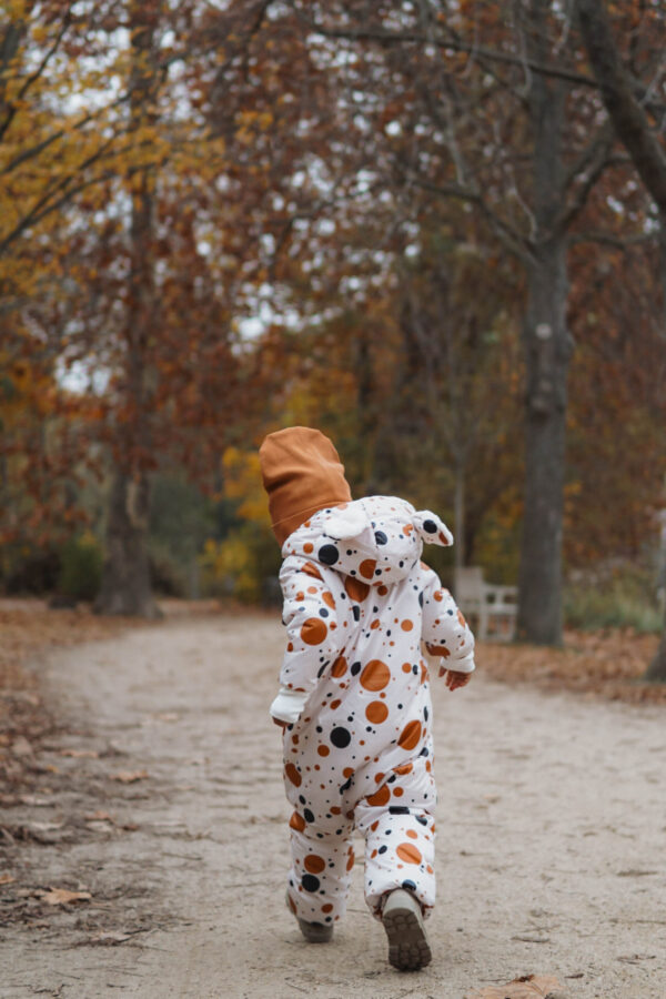 Talvekombe teddy-voodriga beebidele ja lastele – musta ja oranžide täppidega - Image 2