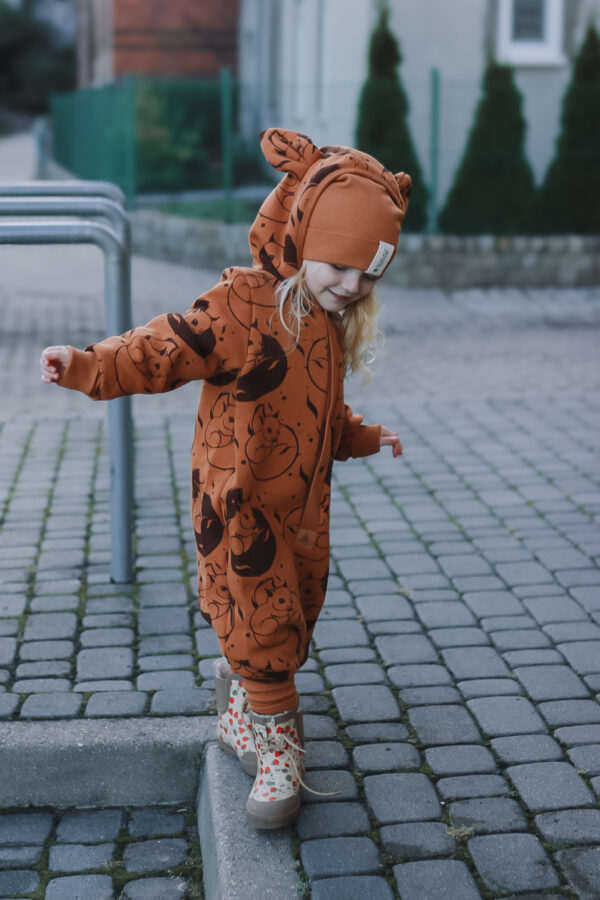 Kõrvadega kombensioon beebidele ja lastele- Cinnamon Squirrel