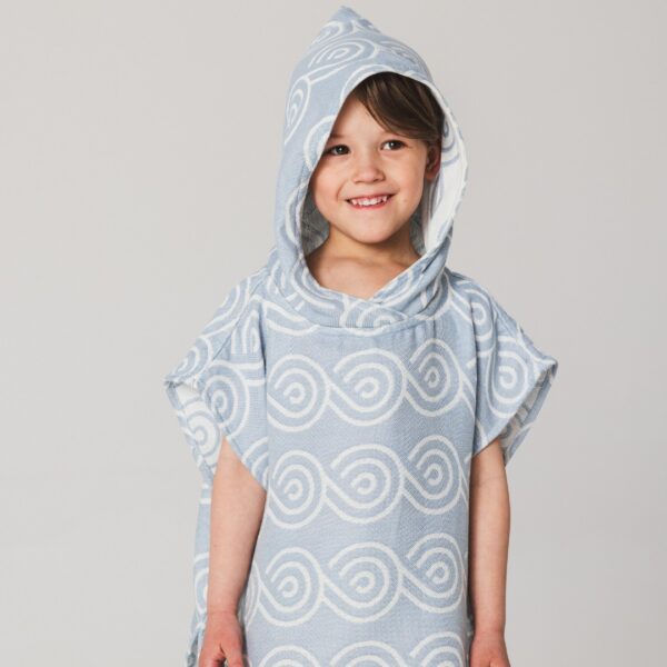Bambusest vanniponcho lastele
